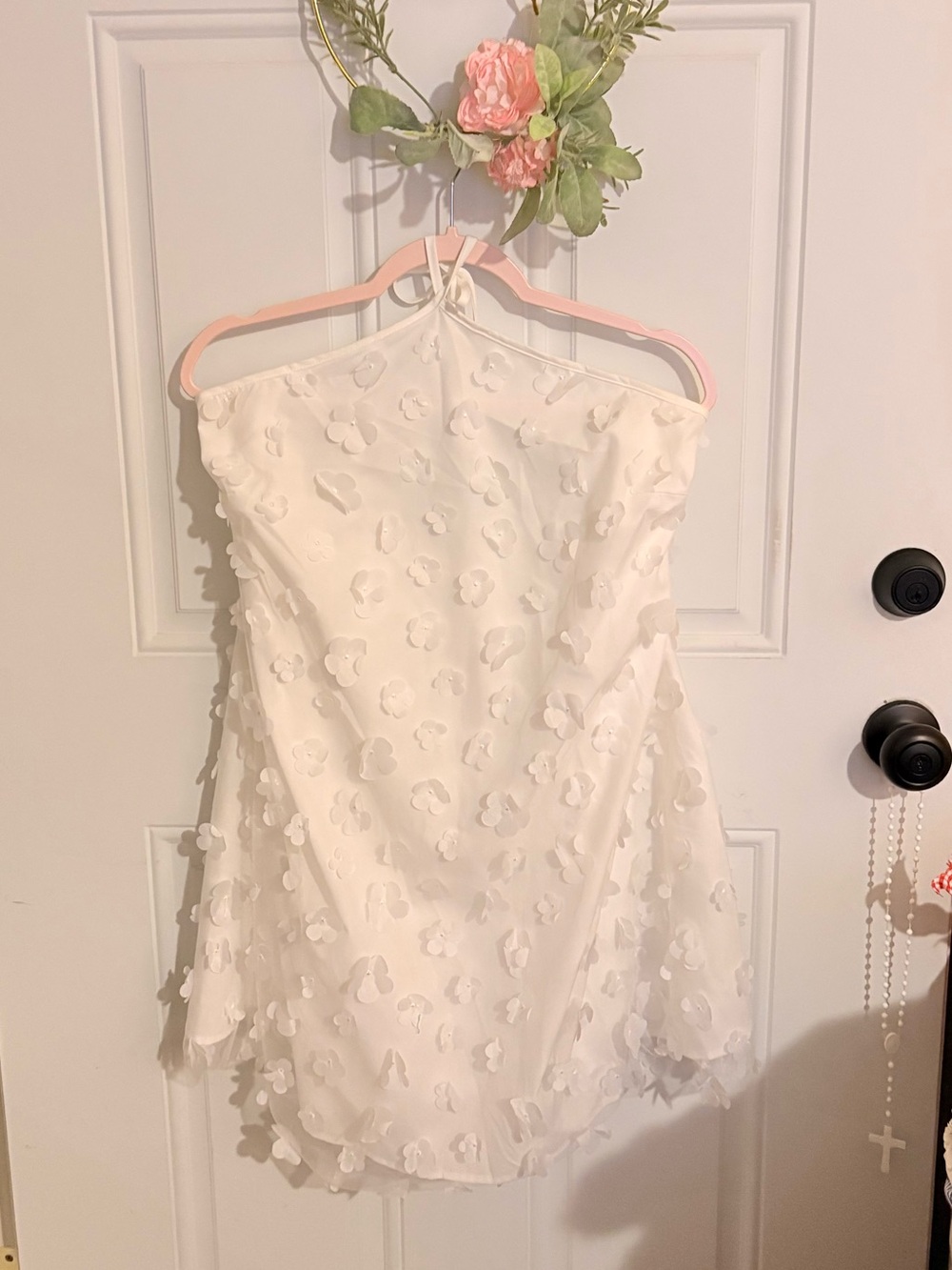 LULUS Beloved Blossoming White 3D Floral Halter Backless Mini Dress 🤍

Brand/Mak